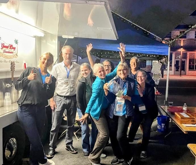 Stone crabs, cold beer, Rotary fun and fellowship!